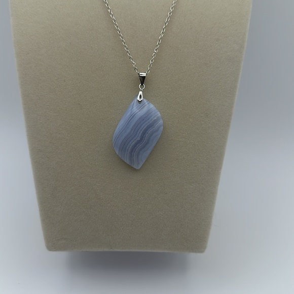 Natural Blue Lace Agate Leaf Shape Pendant w S925 Bail on 18” Silver Box Chain - Picture 3 of 10